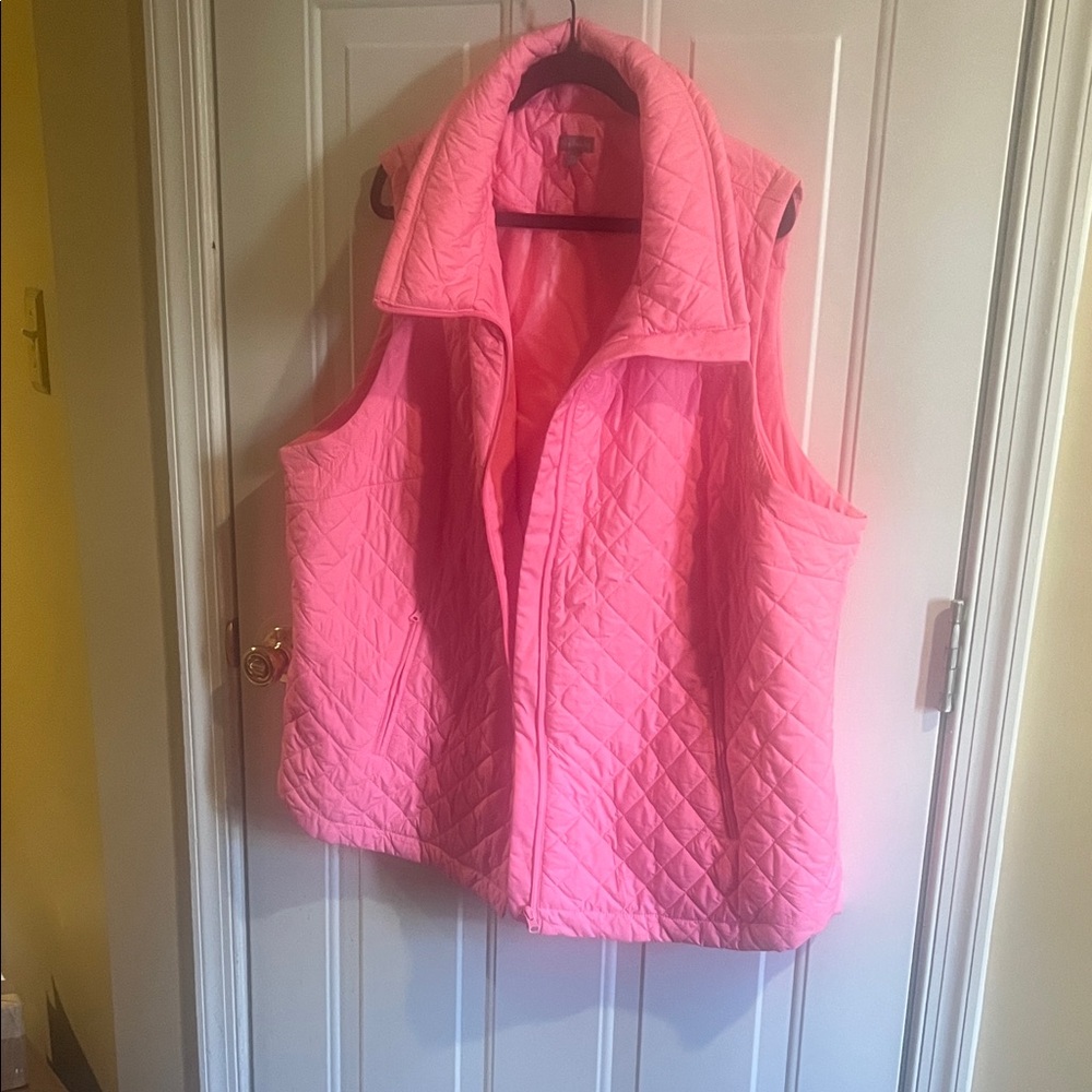 ❄️Coat Sale❄️ T by Talbots Pink Quilted Vest.